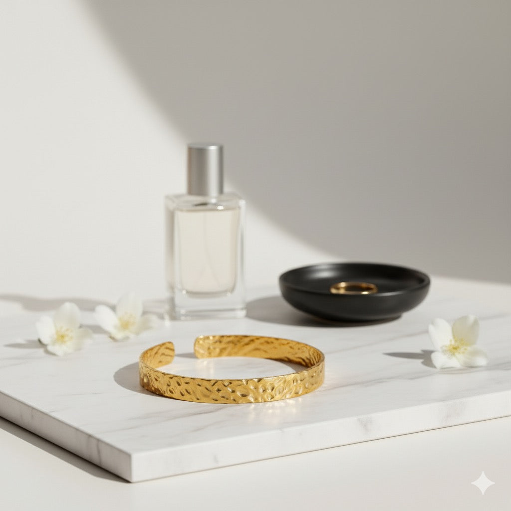 Luxury Gold Bangle – Timeless Elegance for Modern Women